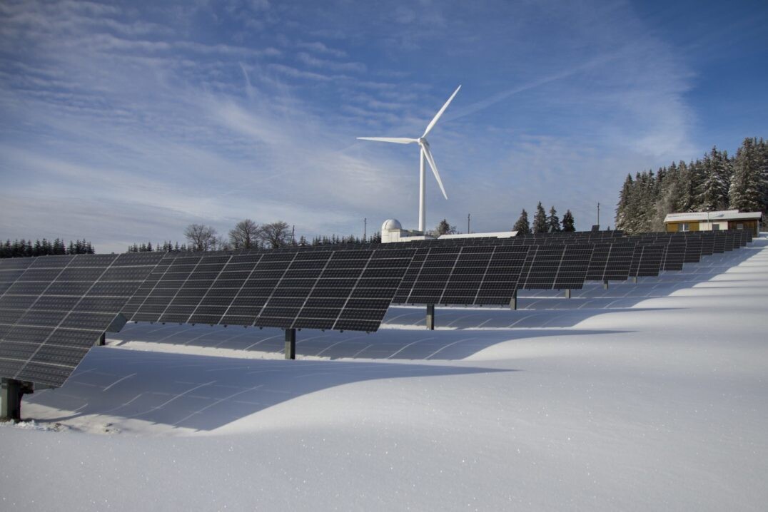 Sneeuw zonnepanelen winter